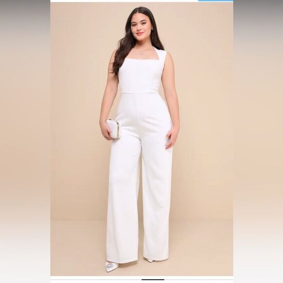 Lulus Enticing Endeavors White Jumpsuit size M in the color white NWT - Picture 4 of 10